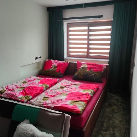 Apartman Uprostred Trojuhelniku Praha - Karlovy Vary - Plzen Kolesovice Esterno foto